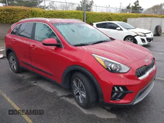 2021 Kia Niro LX with VIN KNDCB3LC6M5471707, listed as a IAAI auction lot 41755903 with 27,196 mi miles. Bid and sale history available at carsss.com. Image 1.
