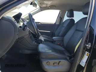 2018 Volkswagen Tiguan SEL z VIN 3VV2B7AX4JM153956, wystawiony jako Copart lot #61871675 z przebiegiem 84 252 mil mil oraz Szkoda całkowita • Salvage title. Historia ofert i sprzedaży dostępna na DreamBid. Obrazek 7.