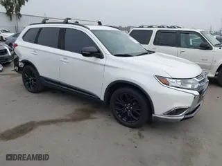 2018 Mitsubishi Outlander SE with VIN JA4AD3A35JZ060351, listed as a IAAI auction lot 41838432 with 71,820 mi miles. Bid and sale history available at carsss.com. Image 1.