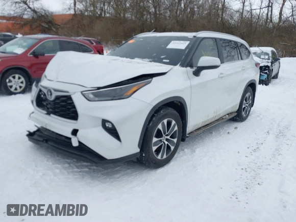 2024 Toyota Highlander LE with VIN 5TDKDRAH8RS537537, listed as a IAAI auction lot 41312425 with 194,008 mi miles and . Bid and sale history available at DreamBid. Image 17.