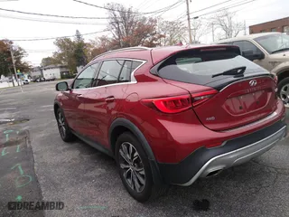 2017 Infiniti QX30 Luxury with VIN SJKCH5CR2HA030357, listed as a Copart auction lot 75717273 with 39,919 mi miles. Bid and sale history available at carsss.com. Image 3.