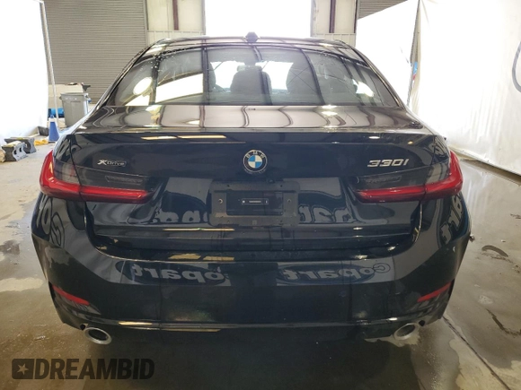 2025 BMW 3 Series 330i xDrive with VIN 3MW89CW05S8E99532, listed as a Copart auction lot 46223695 with 0 mi miles and Clean Title. Bid and sale history available at carsss.com. Image 6.