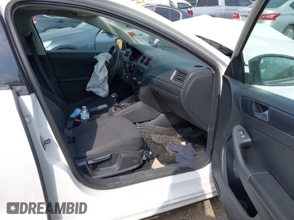 2013 Volkswagen Jetta S z VIN 3VW2K7AJ2DM236653, wystawiony jako IAAI lot #42163312 z przebiegiem 133 000 mil mil oraz . Historia ofert i sprzedaży dostępna na DreamBid. Obrazek 5.