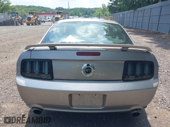 2009 Ford Mustang GT with VIN 1ZVHT82H095133740, listed as a IAAI auction lot 42637708 with 135,521 mi miles and . Bid and sale history available at DreamBid. Image 16.