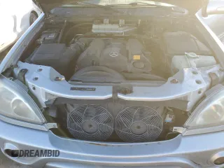 2004 Mercedes-Benz M-Class 3.5L with VIN 4JGAB57E74A459518, listed as a Copart auction lot 88421145 with 196,120 mi miles and Salvage Title. Bid and sale history available at carsss.com. Image 13.