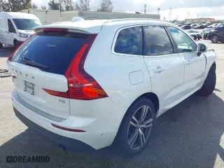 2019 Volvo XC60 Momentum with VIN LYV102DK8KB255769, listed as a IAAI auction lot 41573224 with 45,249 mi miles. Bid and sale history available at carsss.com. Image 4.