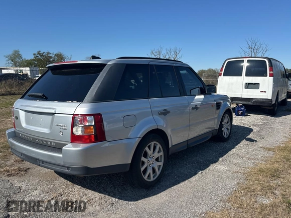2008 Land Rover Range Rover Sport HSE z VIN SALSK25428A171759, wystawiony jako Copart lot #88988175 z przebiegiem 169 102 mil mil oraz Czysty tytuł • Clean title. Historia ofert i sprzedaży dostępna na DreamBid. Obrazek 4.