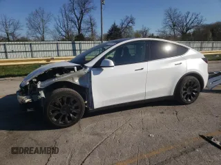 2021 Tesla Model Y Long Range z VIN 5YJYGDEE2MF100232, wystawiony jako Copart lot #50183425 z przebiegiem 95 527 mil mil oraz Szkoda całkowita • Salvage title. Historia ofert i sprzedaży dostępna na DreamBid. Obrazek 1.