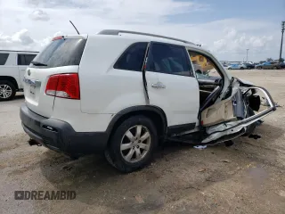 2012 Kia Sorento LX with VIN 5XYKT4A29CG262282, listed as a Copart auction lot 60324863 with 319,140 mi miles and Non Repairable. Bid and sale history available at carsss.com. Image 3.
