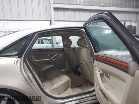 2005 Audi A8 z VIN WAUML44E85N013995, wystawiony jako IAAI lot #42130813 z przebiegiem 53 435 mil mil oraz . Historia ofert i sprzedaży dostępna na DreamBid. Obrazek 8.