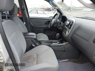 2005 Ford Escape с VIN 1FMYU95H35KC74231, выставлен на аукционе IAAI как лот 41688558 с пробегом 192 623 миль миль и . История ставок и продаж доступна на DreamBid. Изображение 5.