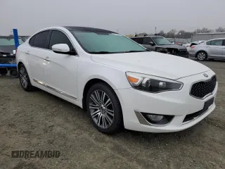 2015 Kia Cadenza Premium with VIN KNALN4D70F5174298, listed as a Copart auction lot 86166864 with 136,880 mi miles and Clean Title. Bid and sale history available at carsss.com. Image 4.