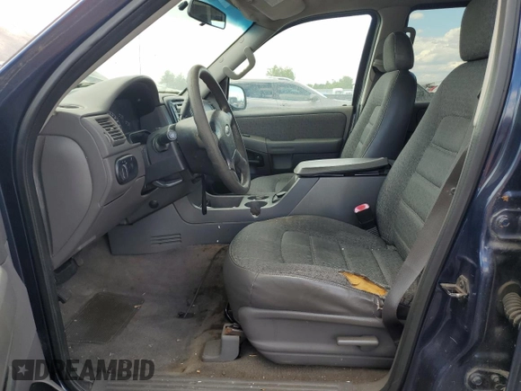 2002 Ford Explorer XLS z VIN 1FMZU62K72ZC72438, wystawiony jako Copart lot #54696755 z przebiegiem 307 775 mil mil oraz Czysty tytuł • Clean title. Historia ofert i sprzedaży dostępna na DreamBid. Obrazek 7.