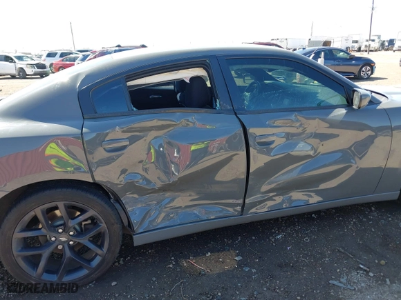 2017 Dodge Charger SE with VIN 2C3CDXBG6HH503726, listed as a IAAI auction lot 41663604 with 118,019 mi miles. Bid and sale history available at carsss.com. Image 6.