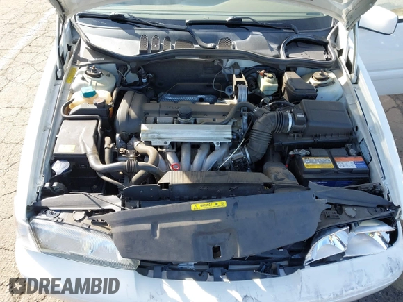 1999 Volvo S70 z VIN YV1LS55A8X1580392, wystawiony jako IAAI lot #41623528 z przebiegiem 77 806 mil mil oraz . Historia ofert i sprzedaży dostępna na DreamBid. Obrazek 10.