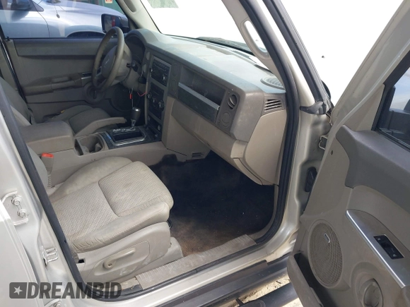 2008 Jeep Commander Sport with VIN 1J8HH48K08C200971, listed as a IAAI auction lot 42046063 with 232,501 mi miles and . Bid and sale history available at DreamBid. Image 5.