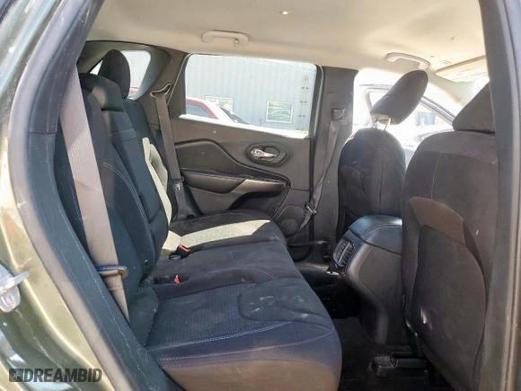 2019 Jeep Cherokee Latitude with VIN 1C4PJLCB1KD263409, listed as a Copart auction lot 50873475 with 199,904 mi miles and Salvage Title. Bid and sale history available at carsss.com. Image 11.
