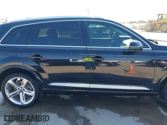 2019 Audi Q7 Prestige with VIN WA1VAAF70KD003824, listed as a IAAI auction lot 41696478 with 89,217 mi miles and . Bid and sale history available at DreamBid. Image 14.