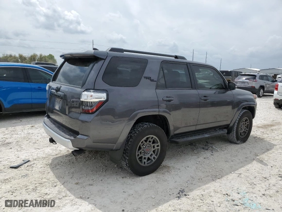 2020 Toyota 4Runner SR5 with VIN JTEBU5JR9L5752726, listed as a Copart auction lot 50693055 with 234,906 mi miles and Clean Title. Bid and sale history available at carsss.com. Image 3.