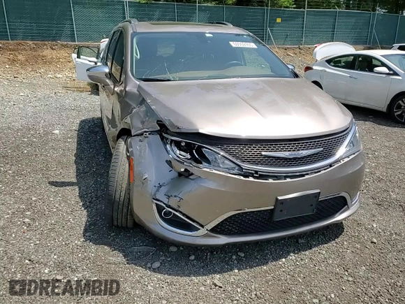 2017 Chrysler Pacifica Limited with VIN 2C4RC1GGXHR679820, listed as a Copart auction lot 60559165 with 68,425 mi miles and Salvage title. Bid and sale history available at DreamBid. Image 14.