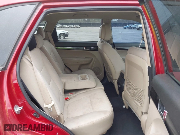 2011 Kia Sorento LX with VIN 5XYKT3A15BG025689, listed as a IAAI auction lot 41839645 with 135,733 mi miles. Bid and sale history available at carsss.com. Image 8.