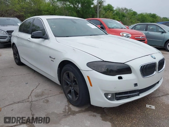 2012 BMW 5 Series 528i xDrive with VIN WBAXH5C54CDW07654, listed as a IAAI auction lot 41937533 with 109,529 mi miles. Bid and sale history available at carsss.com. Image 1.