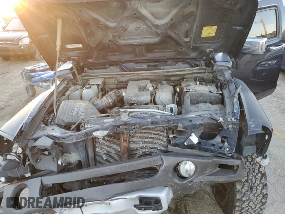 2008 Hummer H3 SUV with VIN 5GTEN13E688172138, listed as a Copart auction lot 82317664 with 124,834 mi miles and Salvage Title. Bid and sale history available at DreamBid. Image 12.