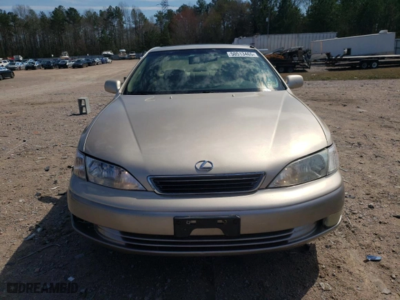 2001 Lexus ES 300 with VIN JT8BF28G615110199, listed as a Copart auction lot 50513465 with 206,481 mi miles and Salvage Title. Bid and sale history available at carsss.com. Image 5.