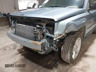 2013 Jeep Patriot Latitude z VIN 1C4NJRFB2DD140601, wystawiony jako IAAI lot #41938101 z przebiegiem 143 160 mil mil oraz . Historia ofert i sprzedaży dostępna na DreamBid. Obrazek 13.