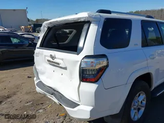 2019 Toyota 4Runner SR5 with VIN JTEZU5JR4K5209166, listed as a IAAI auction lot 41667608 with 61,507 mi miles. Bid and sale history available at carsss.com. Image 17.
