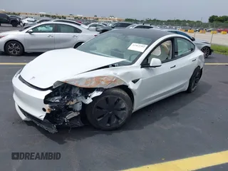 2025 Tesla Model 3 Long Range с VIN 5YJ3E1EA2SF981877, выставлен на аукционе IAAI как лот 42412352 с пробегом 1 967 миль миль и . История ставок и продаж доступна на DreamBid. Изображение 2.
