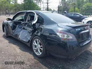 2014 Nissan Maxima SV z VIN 1N4AA5AP7EC913876, wystawiony jako IAAI lot #42487703 z przebiegiem 165 451 mil mil oraz . Historia ofert i sprzedaży dostępna na DreamBid. Obrazek 3.