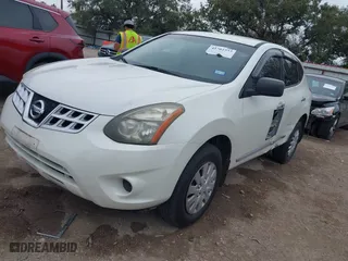 2015 Nissan Rogue Select S with VIN JN8AS5MT3FW163882, listed as a IAAI auction lot 41702353 with 85,359 mi miles. Bid and sale history available at carsss.com. Image 2.