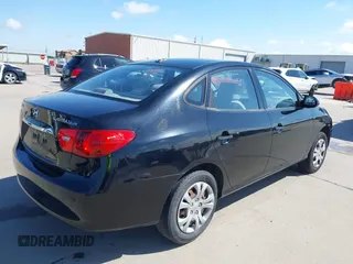 2010 Hyundai Elantra GLS z VIN KMHDU4AD1AU170856, wystawiony jako IAAI lot #42349714 z przebiegiem 160 598 mil mil oraz . Historia ofert i sprzedaży dostępna na DreamBid. Obrazek 4.