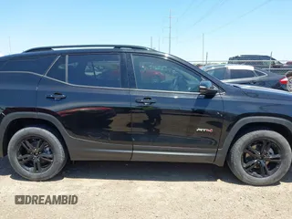 2024 GMC Terrain AT4 z VIN 3GKALYEG3RL222343, wystawiony jako IAAI lot #42238637 z przebiegiem 11 837 mil mil oraz . Historia ofert i sprzedaży dostępna na DreamBid. Obrazek 13.