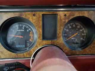 1988 Ford Bronco z VIN 1FMCU14T4JUA54161, wystawiony jako Copart lot #76312054 z przebiegiem 34 932 mil mil oraz Szkoda całkowita • Salvage title. Historia ofert i sprzedaży dostępna na DreamBid. Obrazek 9.
