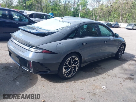 2024 Hyundai Ioniq 6 SEL z VIN KMHM34AC0RA076572, wystawiony jako IAAI lot #42188178 z przebiegiem 1 828 mil mil oraz . Historia ofert i sprzedaży dostępna na DreamBid. Obrazek 4.