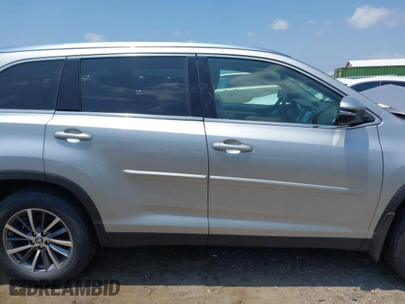 2019 Toyota Highlander SE with VIN 5TDJZRFH6KS614952, listed as a IAAI auction lot 42636713 with 65,471 mi miles and . Bid and sale history available at DreamBid. Image 14.