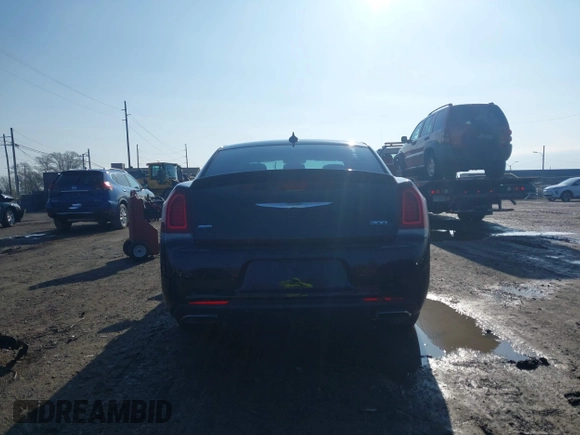 2016 Chrysler 300 S z VIN 2C3CCAGG0GH191555, wystawiony jako IAAI lot #42010604 z przebiegiem 74 343 mil mil oraz . Historia ofert i sprzedaży dostępna na DreamBid. Obrazek 16.