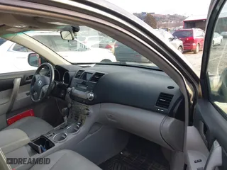 2010 Toyota Highlander SE with VIN 5TDJK3EH5AS031130, listed as a IAAI auction lot 41172229 with 186,511 mi miles. Bid and sale history available at carsss.com. Image 5.