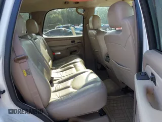 2003 Chevrolet Tahoe LS z VIN 1GNEC13Z83J195493, wystawiony jako IAAI lot #42472037 z przebiegiem 228 016 mil mil oraz . Historia ofert i sprzedaży dostępna na DreamBid. Obrazek 8.