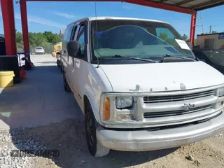 1999 Chevrolet City Express Cargo z VIN 1GCGG25R6X1128986, wystawiony jako IAAI lot #41629314 z przebiegiem 158 572 mil mil oraz . Historia ofert i sprzedaży dostępna na DreamBid. Obrazek 1.