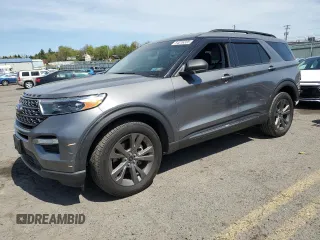 2021 Ford Explorer XLT z VIN 1FMSK8DH8MGA36108, wystawiony jako Copart lot #54016335 z przebiegiem 50 307 mil mil oraz Szkoda całkowita • Salvage title. Historia ofert i sprzedaży dostępna na DreamBid. Obrazek 1.