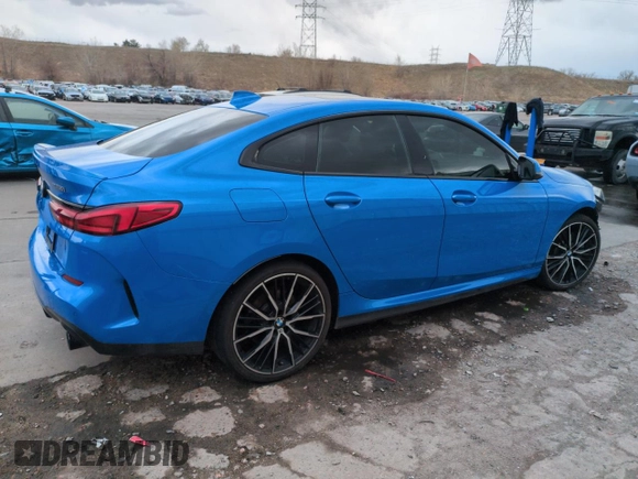 2021 BMW 2 Series 228i xDrive z VIN WBA73AK01M7G46511, wystawiony jako Copart lot #51533965 z przebiegiem 22 012 mil mil oraz Szkoda całkowita • Salvage title. Historia ofert i sprzedaży dostępna na DreamBid. Obrazek 3.