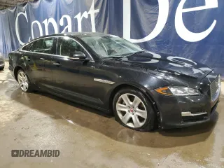 2017 Jaguar XJ with VIN SAJWJ2GDXH8W08618, listed as a Copart auction lot 44168345 with 76,782 mi miles and Clean Title. Bid and sale history available at carsss.com. Image 4.