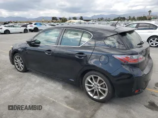 2013 Lexus CT 200h z VIN JTHKD5BH8D2123910, wystawiony jako Copart lot #56062695 z przebiegiem 182 870 mil mil oraz Szkoda całkowita • Salvage title. Historia ofert i sprzedaży dostępna na DreamBid. Obrazek 2.