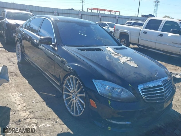 2010 Mercedes-Benz S-Class S 550 with VIN WDDNG7BB2AA345329, listed as a IAAI auction lot 40831016 with 127,004 mi miles. Bid and sale history available at carsss.com. Image 1.