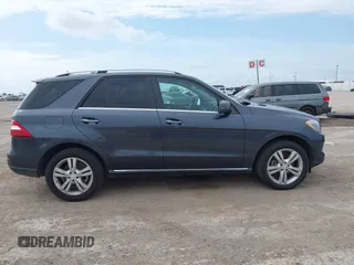 2014 Mercedes-Benz M 350 with VIN 4JGDA2EBXEA276400, listed as a IAAI auction lot 42430364 with 209,150 mi miles and . Bid and sale history available at DreamBid. Image 13.