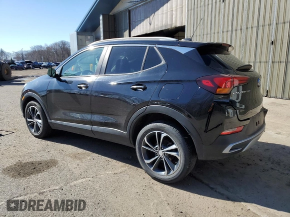 2020 Buick Encore GX Select z VIN KL4MMDSL2LB096513, wystawiony jako Copart lot #50428735 z przebiegiem 58 101 mil mil oraz Czysty tytuł • Clean title. Historia ofert i sprzedaży dostępna na DreamBid. Obrazek 2.