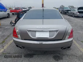 2005 Maserati Quattroporte z VIN ZAMCE39A350020161, wystawiony jako IAAI lot #41891883 z przebiegiem 82 723 mil mil oraz . Historia ofert i sprzedaży dostępna na DreamBid. Obrazek 17.